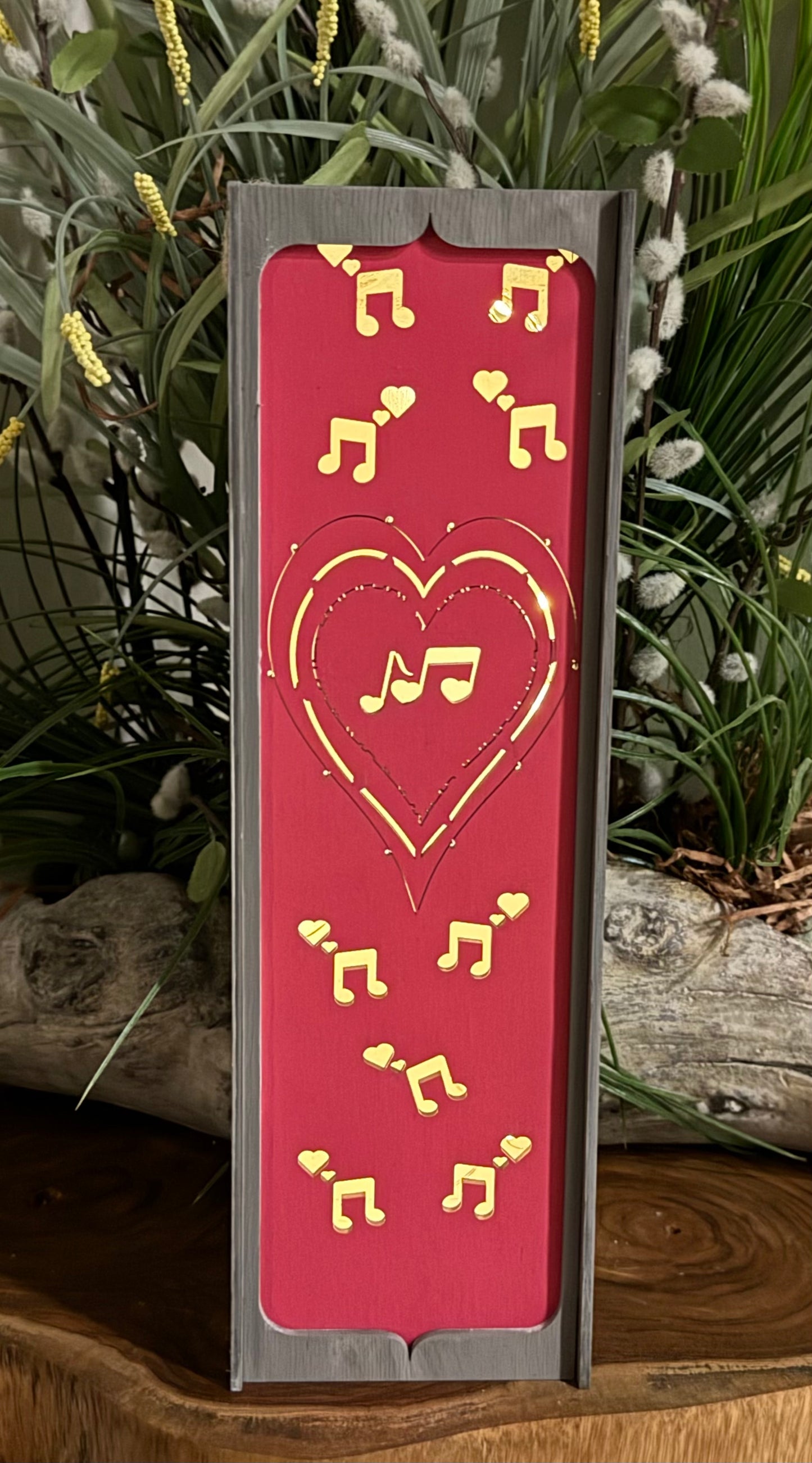 Wine & Gift Box Front Music Hearts