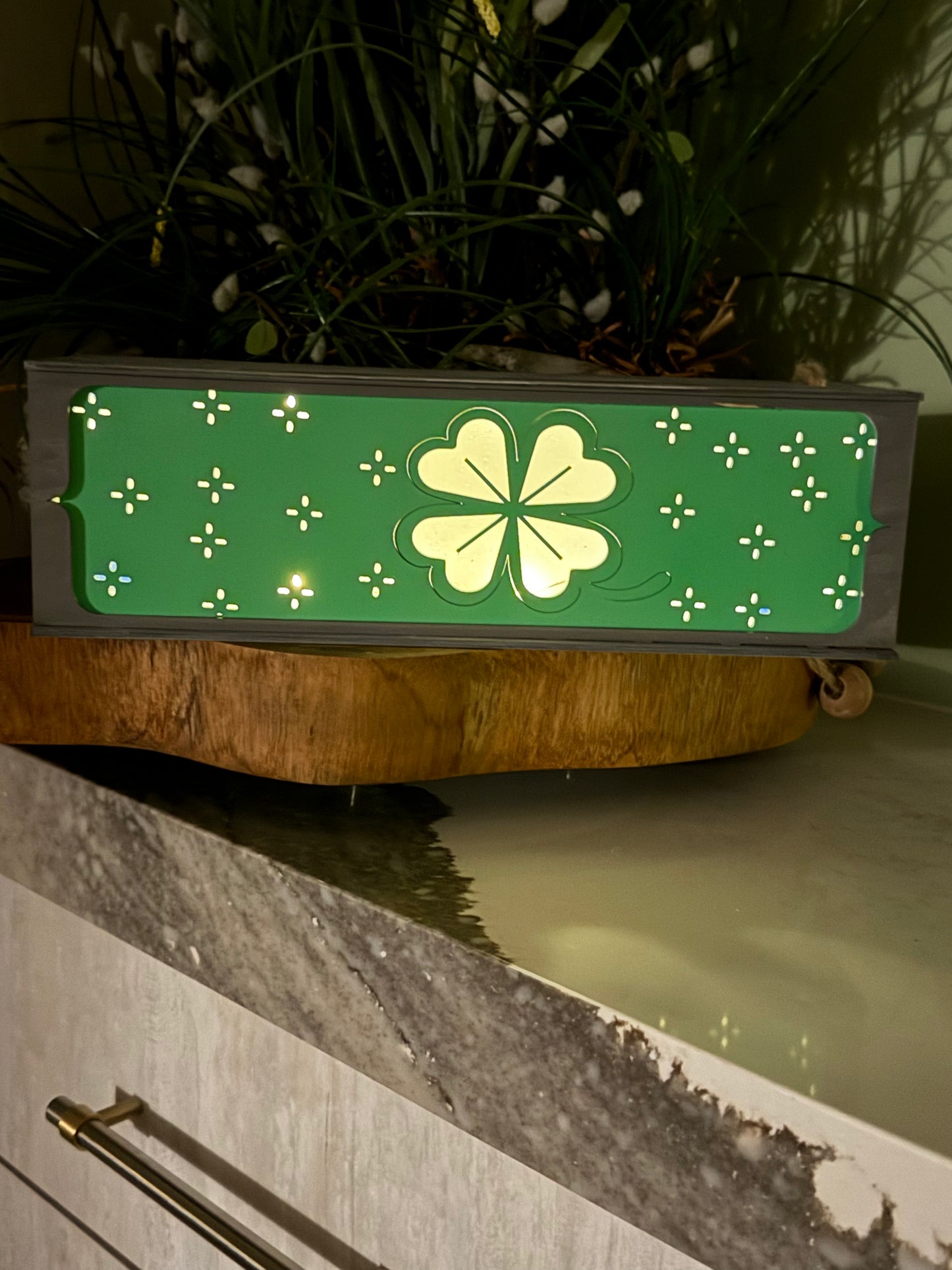 Wine & Gift Box Front St. Pat's Day